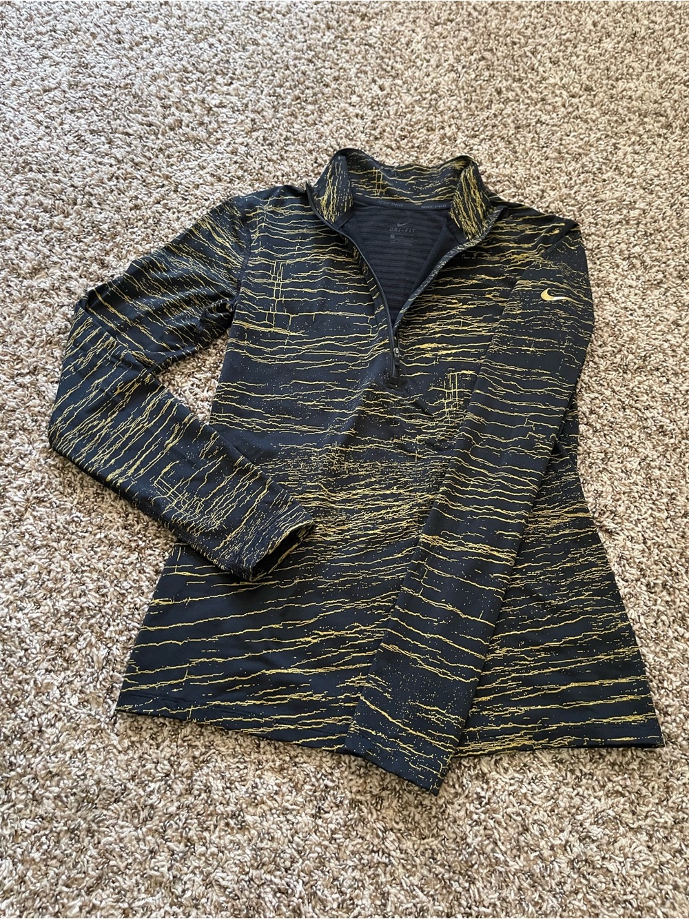 Nike Pro Dri-FIT Women's 1/4 Zip Pullover Size L Black Gold Crackle Print Top